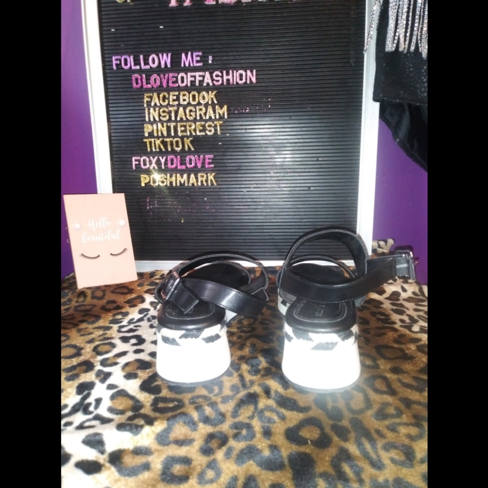 Kelly and Katie Black Sandals - Picture 7 of 10